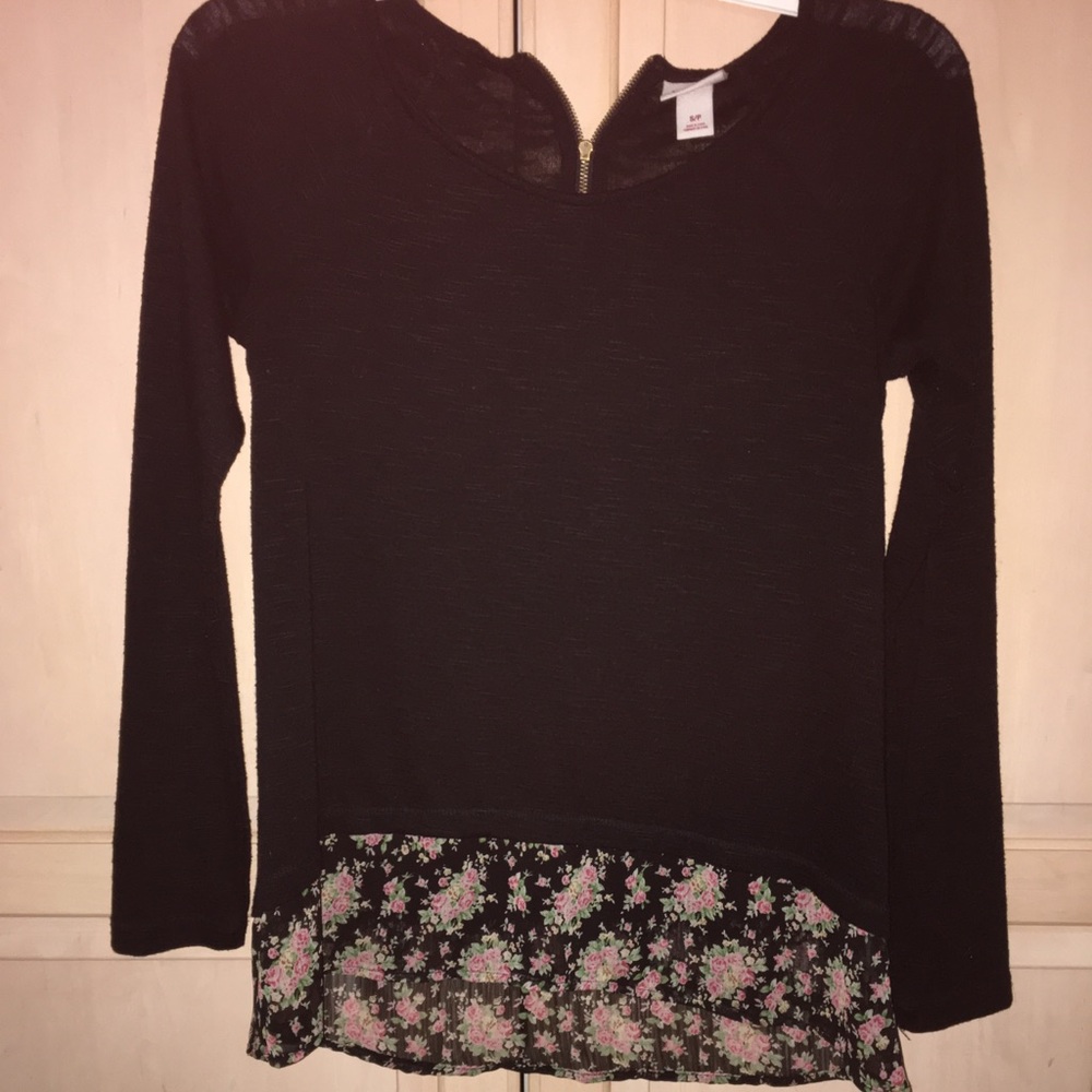 Light 2 in one sweater